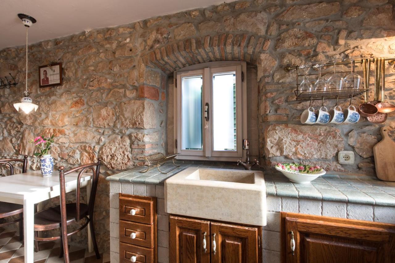 Holiday Home Bozanic Врбник Екстер'єр фото