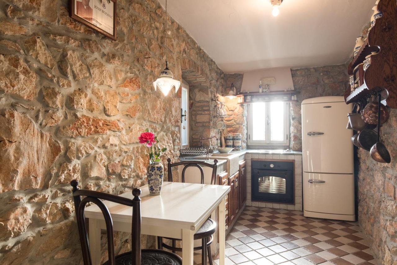 Holiday Home Bozanic Врбник Екстер'єр фото