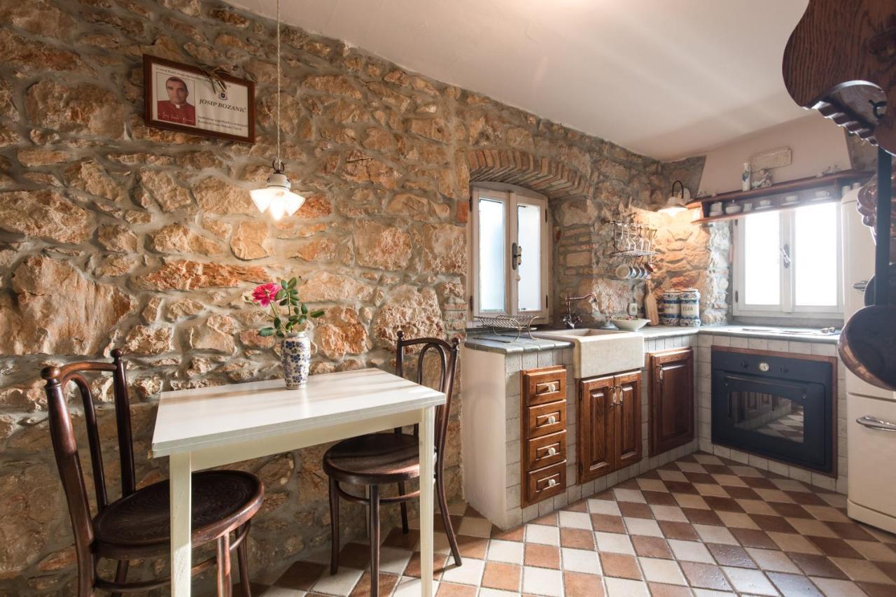 Holiday Home Bozanic Врбник Екстер'єр фото