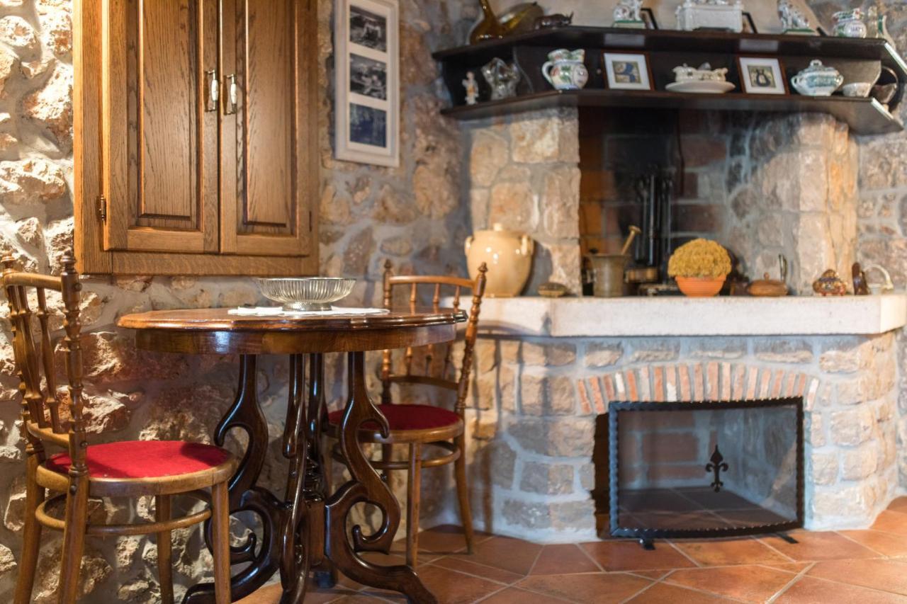 Holiday Home Bozanic Врбник Екстер'єр фото